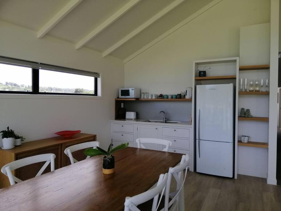 Purangi Waterfront Retreat - 2 Bedroom Cooks Beach Ngoại thất bức ảnh
