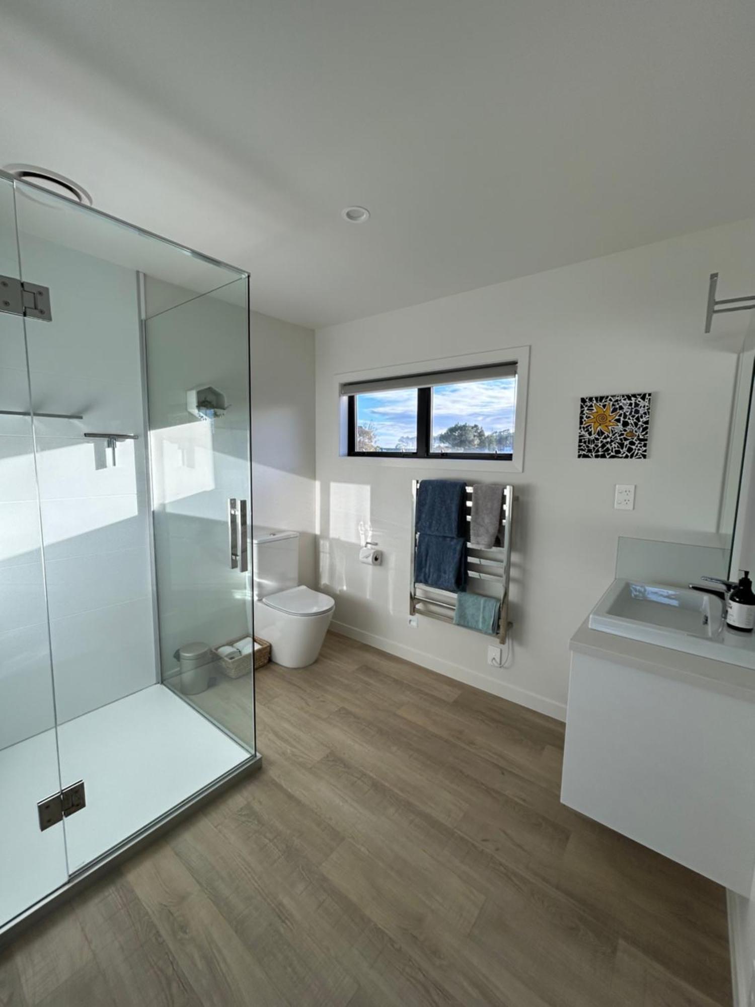 Purangi Waterfront Retreat - 2 Bedroom Cooks Beach Ngoại thất bức ảnh